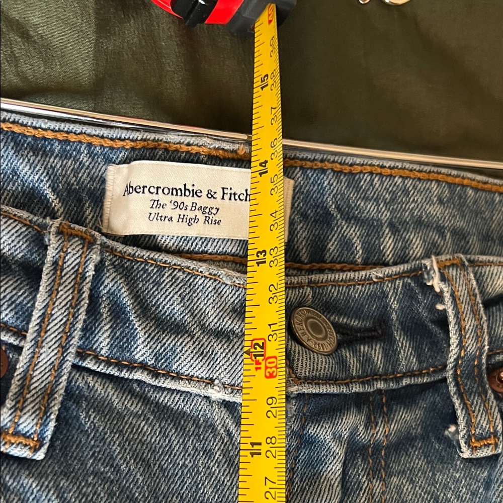 Abercrombie & Fitch the 90s baggy ultra high rise jeans - Picture 6 of 9